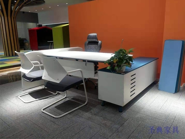 三樓展廳經理(lǐ)桌